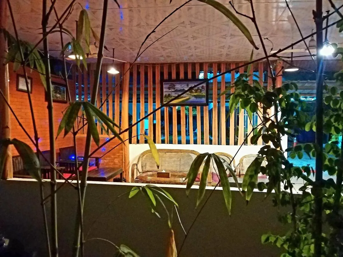 Lakshmi Bungalow سيهانوكفيل 2*,