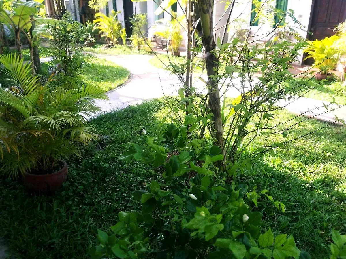 Lakshmi Bungalow سيهانوكفيل 2*,  كمبوديا